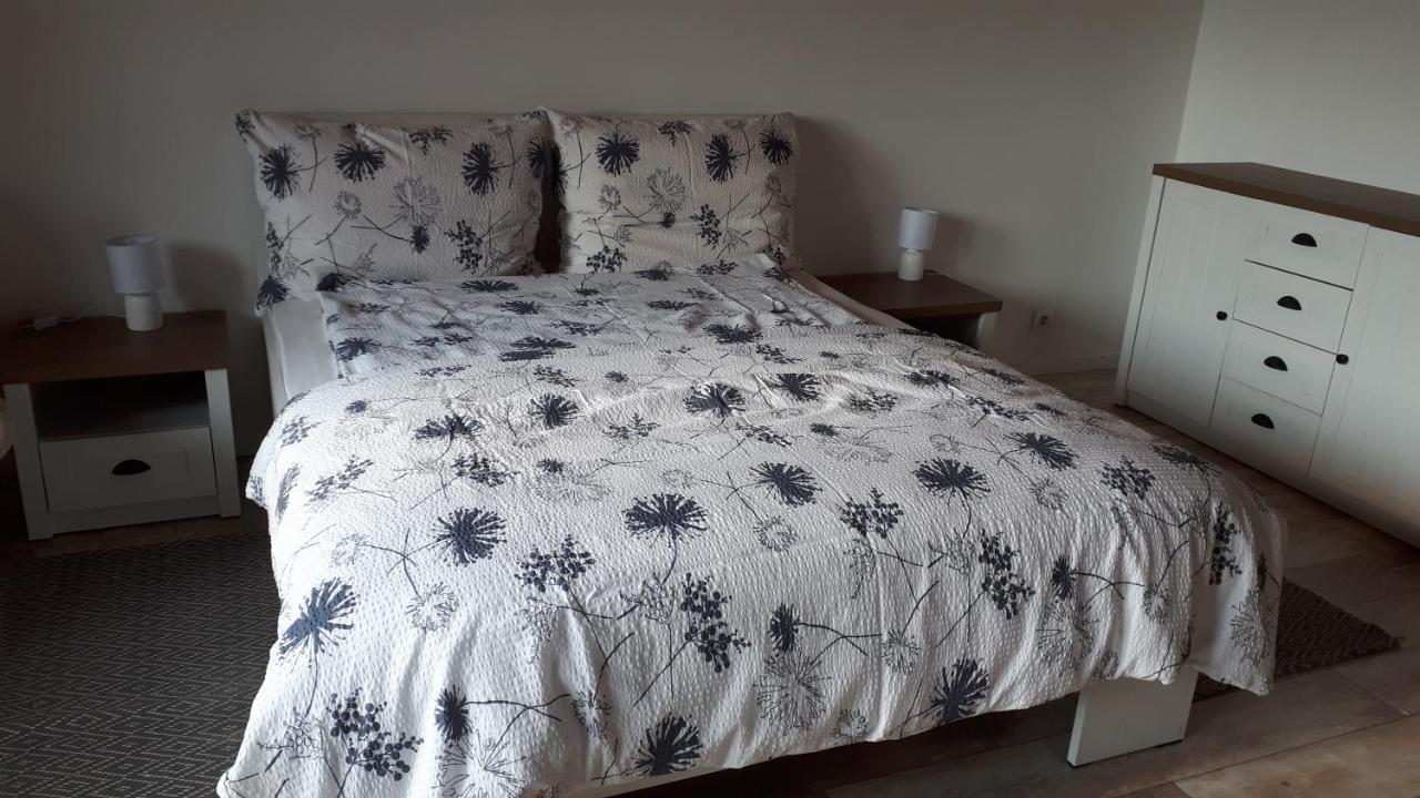 Feher Rozsa Apartman Черсектомай Екстериор снимка