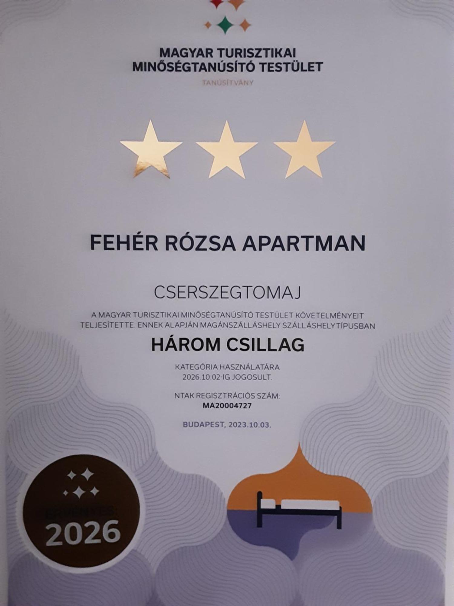 Feher Rozsa Apartman Черсектомай Екстериор снимка