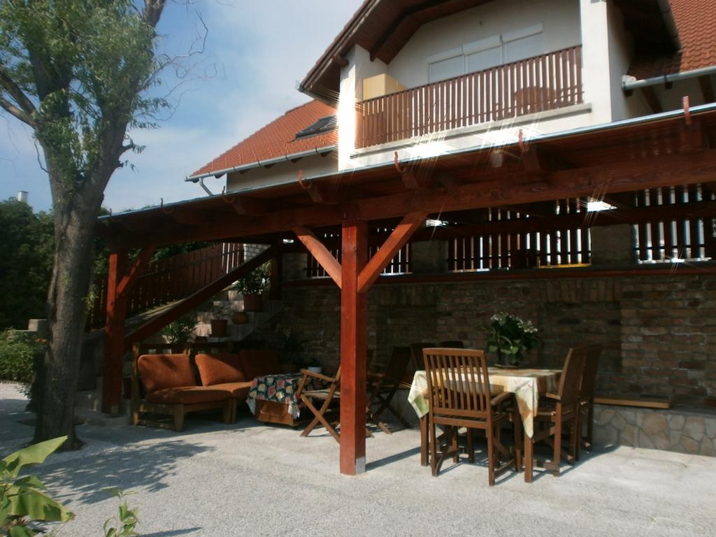 Feher Rozsa Apartman Черсектомай Стая снимка