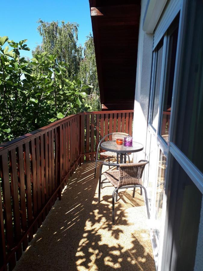 Feher Rozsa Apartman Черсектомай Екстериор снимка