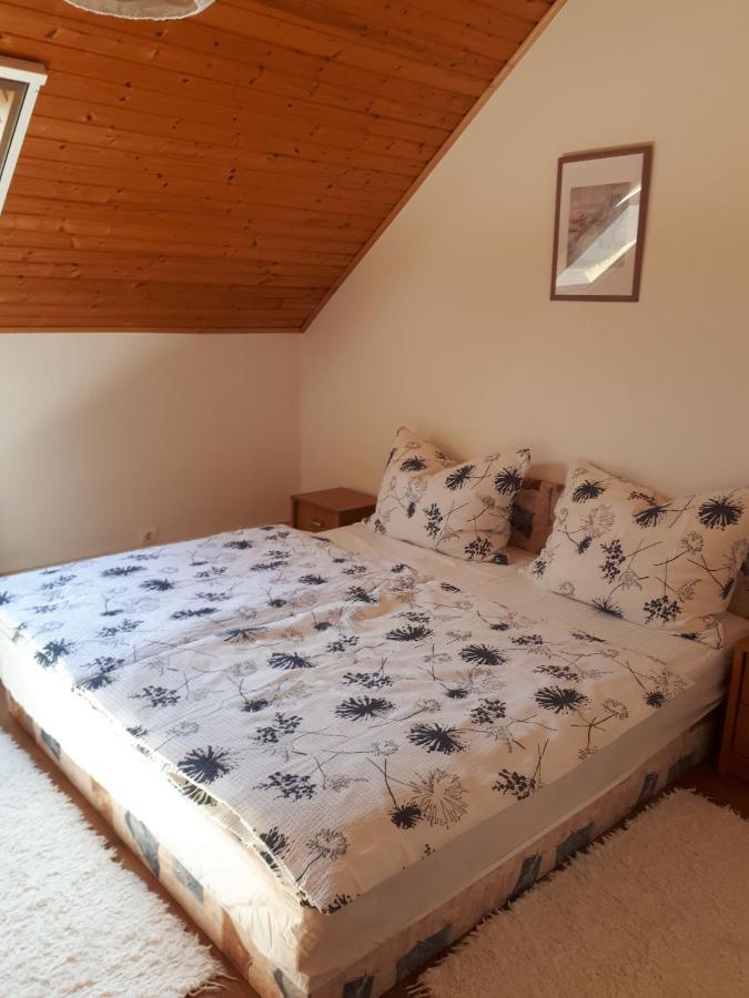 Feher Rozsa Apartman Черсектомай Екстериор снимка
